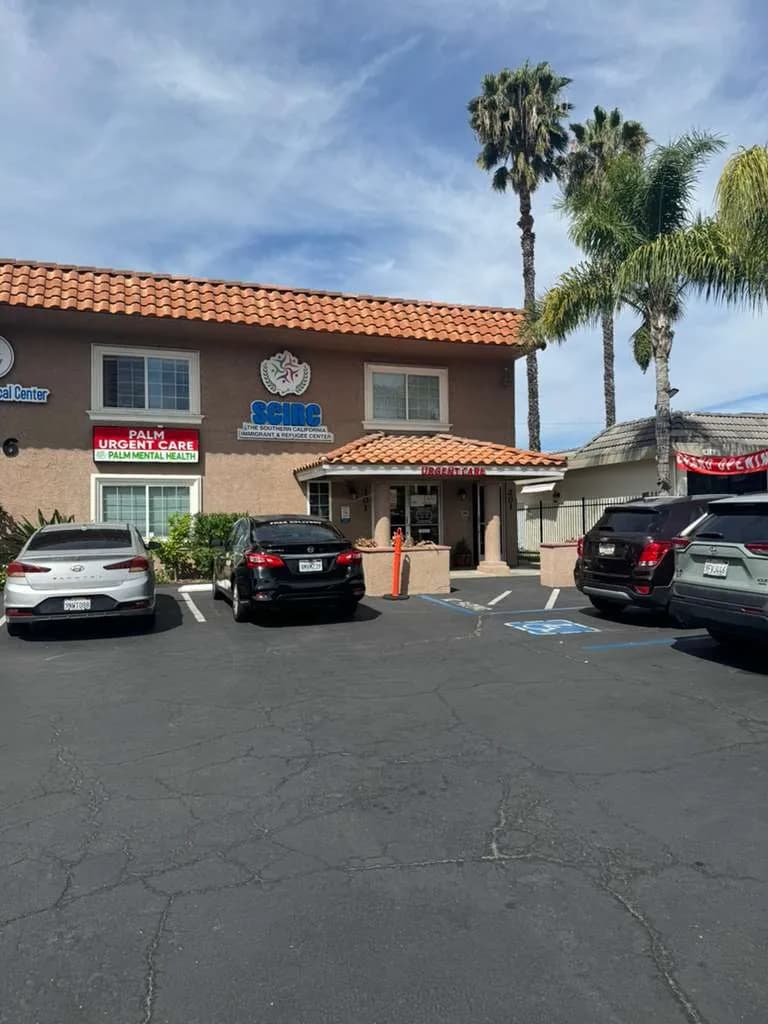 Palm Urgent Care El Cajon Magnolia building with palm trees